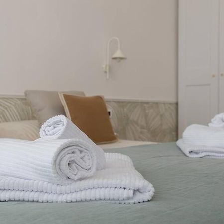 Foscolo 46 - Elegant Family Apartment ترييستي المظهر الخارجي الصورة