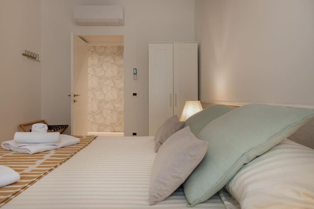 Foscolo 46 - Elegant Family Apartment ترييستي المظهر الخارجي الصورة