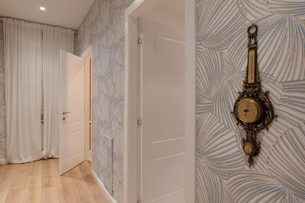 Foscolo 46 - Elegant Family Apartment ترييستي المظهر الخارجي الصورة