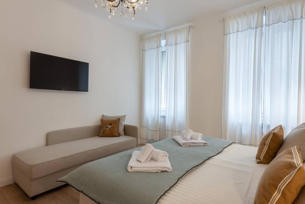 Foscolo 46 - Elegant Family Apartment ترييستي المظهر الخارجي الصورة